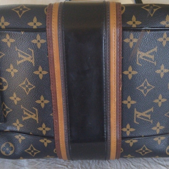 𝅺AUTHENTIC Louis Vuitton Handbag - Picture 12 of 17